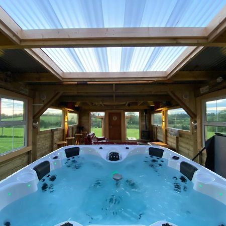 Sleeps 12 Hot Tub Sauna Cinema Pets Welcome Enniskillen Buitenkant foto