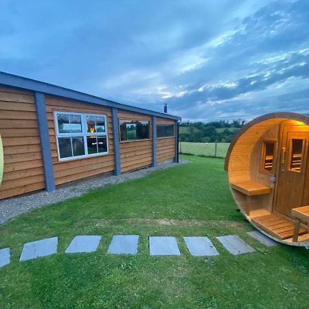 Sleeps 12 Hot Tub Sauna Cinema Pets Welcome Enniskillen Buitenkant foto
