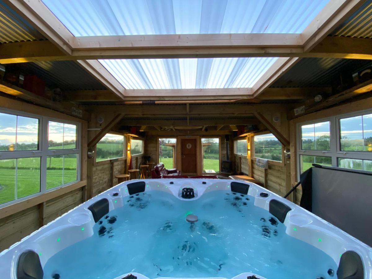 Sleeps 12 Hot Tub Sauna Cinema Pets Welcome Enniskillen Buitenkant foto