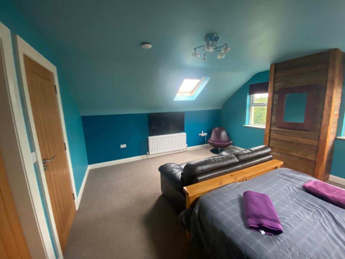 Sleeps 12 Hot Tub Sauna Cinema Pets Welcome Enniskillen Buitenkant foto