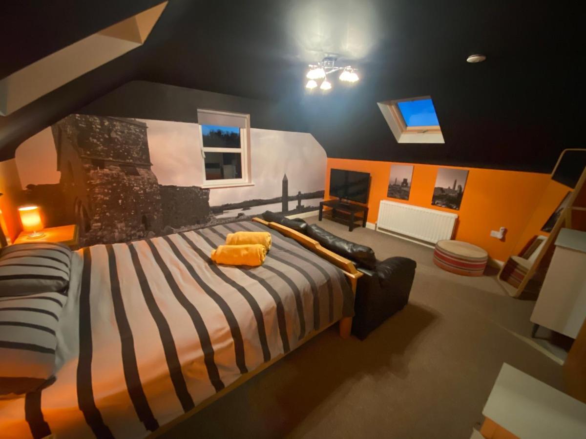 Sleeps 12 Hot Tub Sauna Cinema Pets Welcome Enniskillen Buitenkant foto