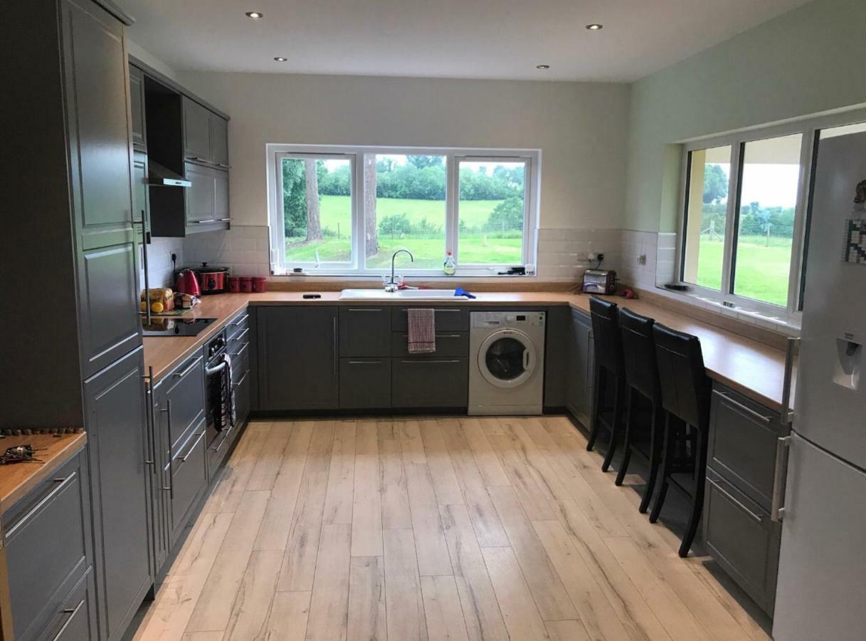 Sleeps 12 Hot Tub Sauna Cinema Pets Welcome Enniskillen Buitenkant foto