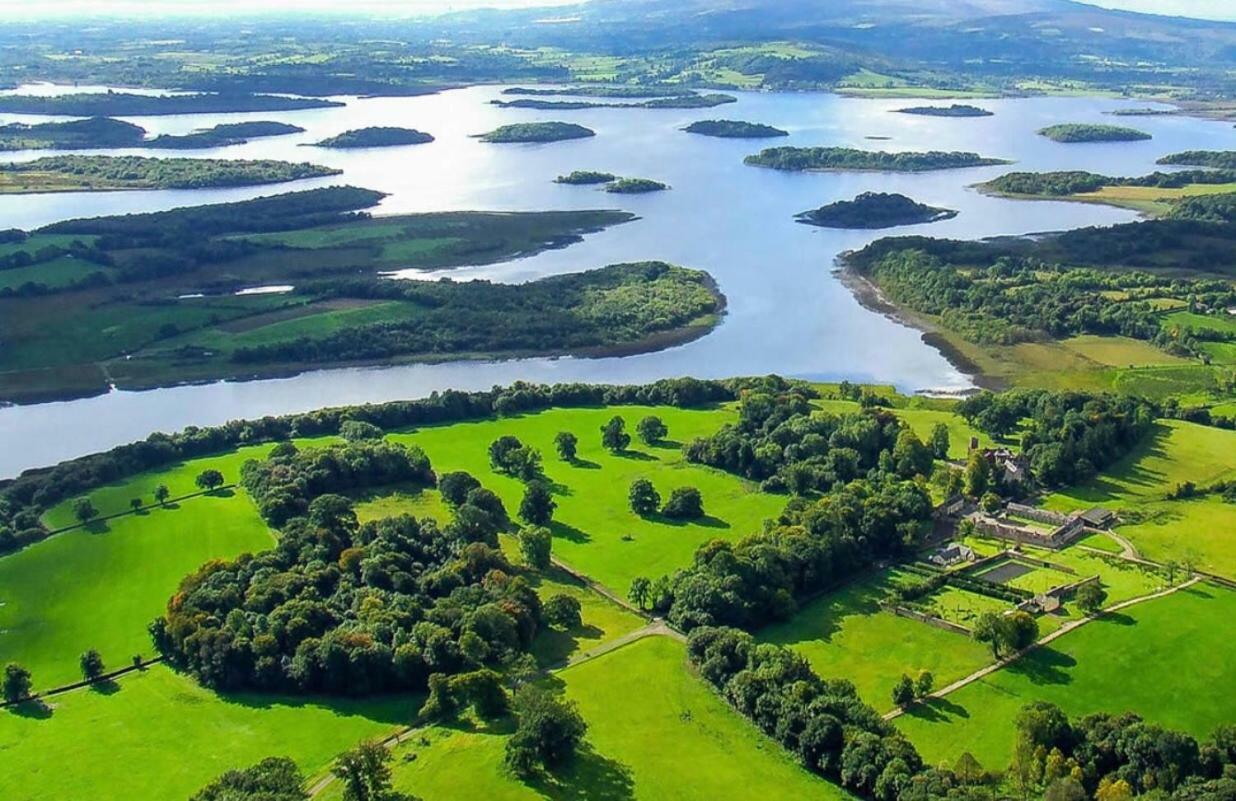 Sleeps 12 Hot Tub Sauna Cinema Pets Welcome Enniskillen Buitenkant foto