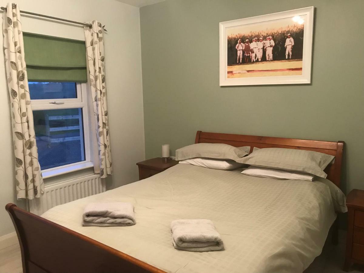 Sleeps 12 Hot Tub Sauna Cinema Pets Welcome Enniskillen Buitenkant foto